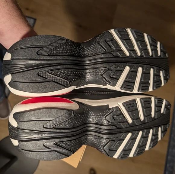 Nike Air Max Portal Women's sz 9 in Black, Volt & Hot Punch - Picture 12 of 15